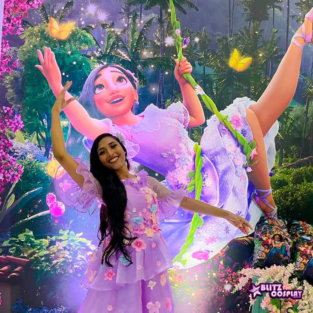 Isabela Madrigal de Encanto usando seus poderes para divertir convidados