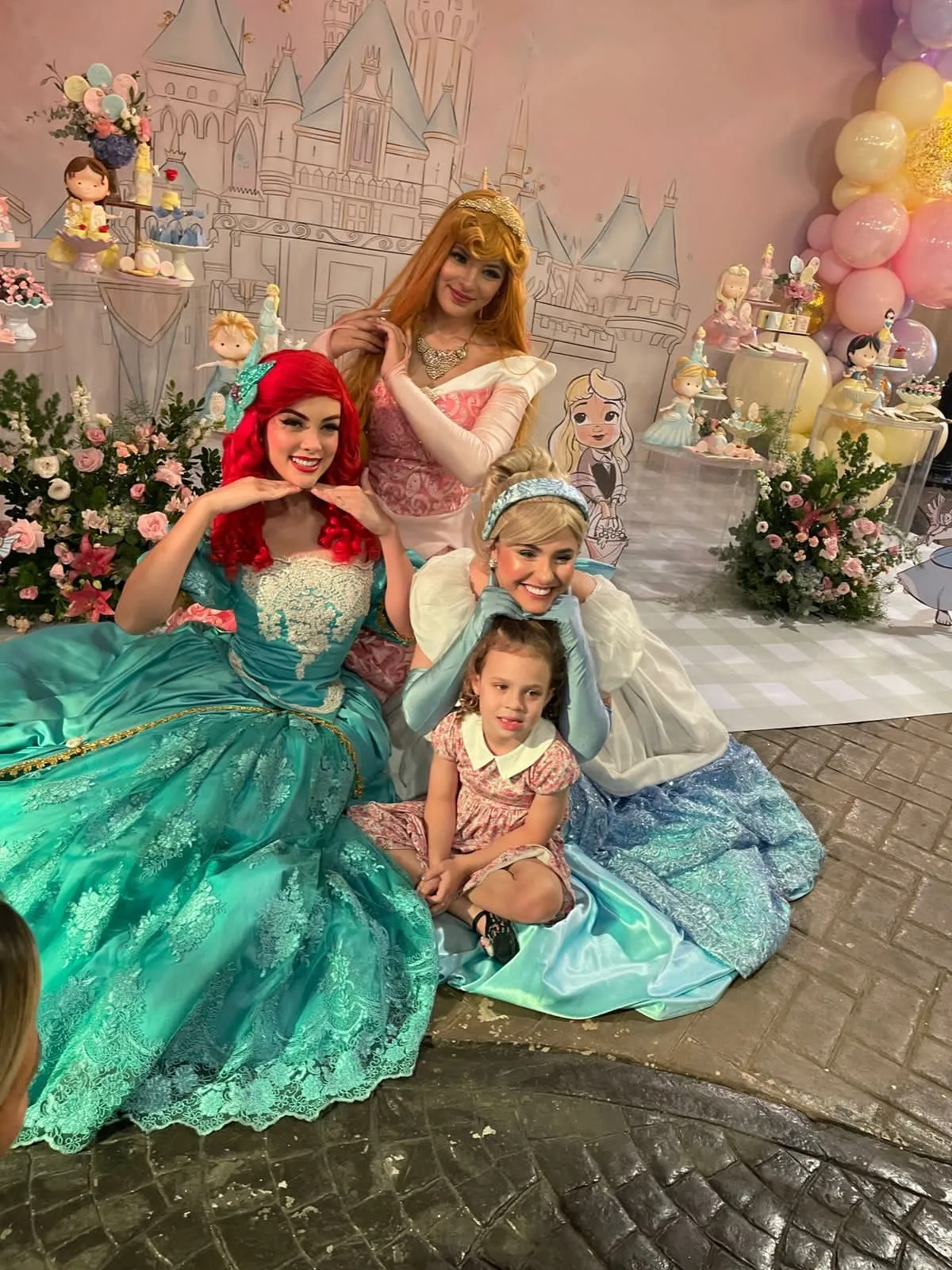 Ariel e Ursula em fetsa infantil magica