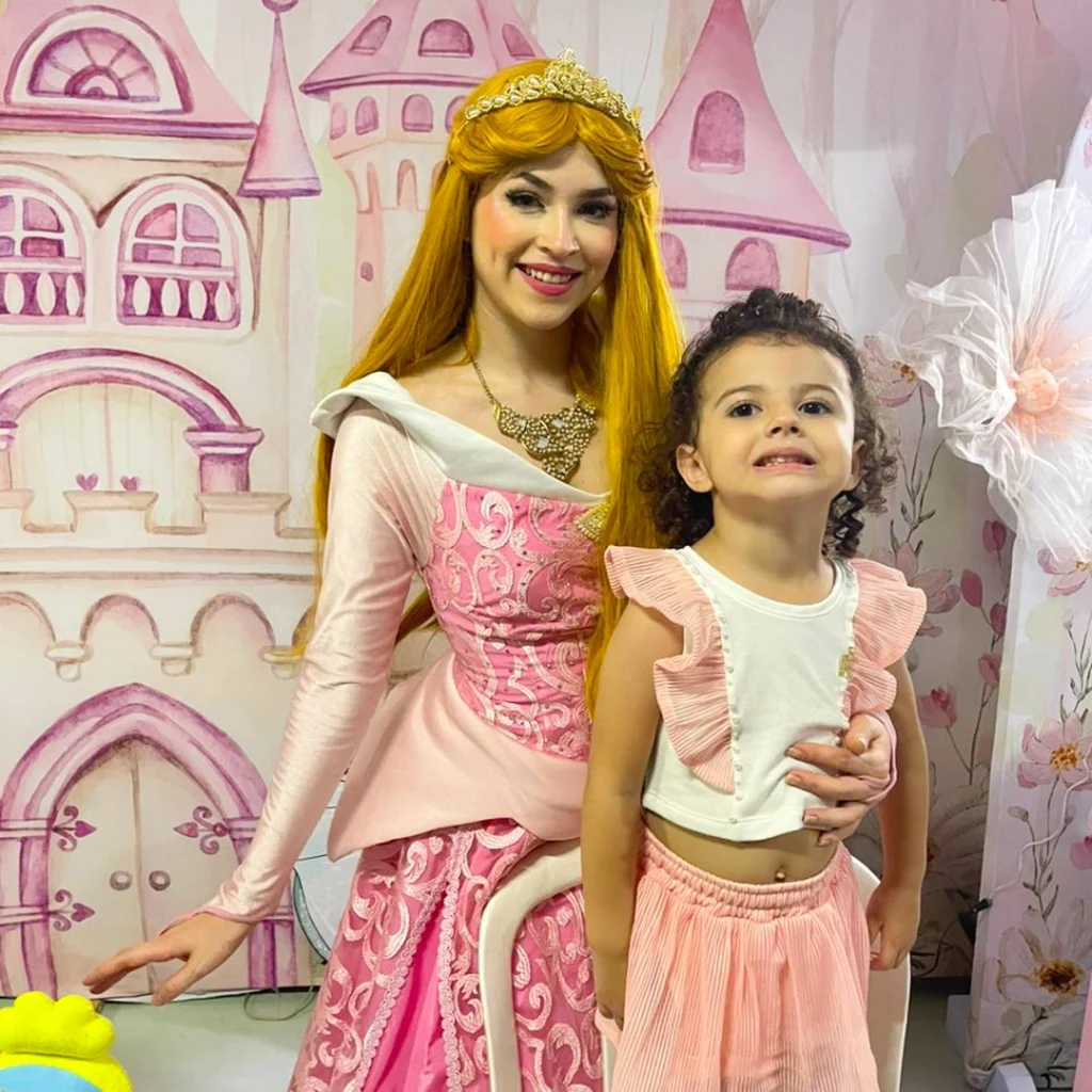 Aurora animando a festa