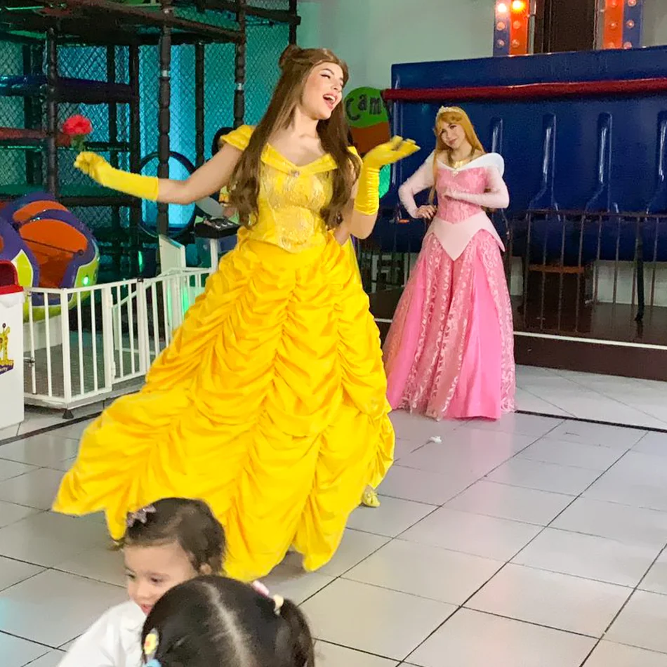 Princesas animando a festa